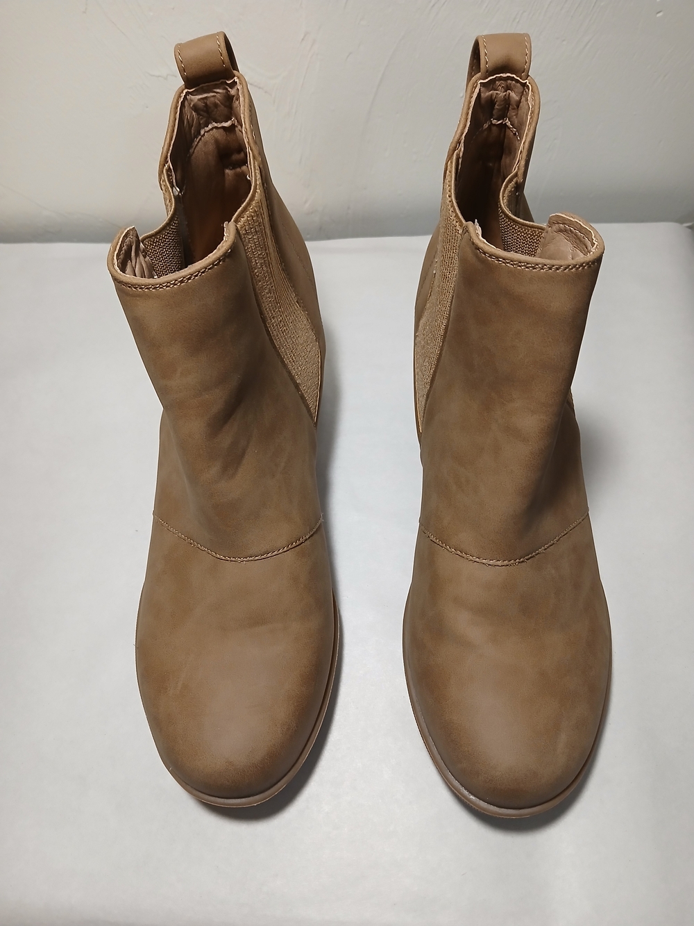 Athlefit Women Khaki Faux Leather Ankle Boots Sz. 7.5